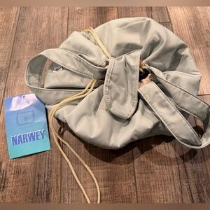 Stylish Sage Green / Cream Drawstring Women's cosmetic Bag